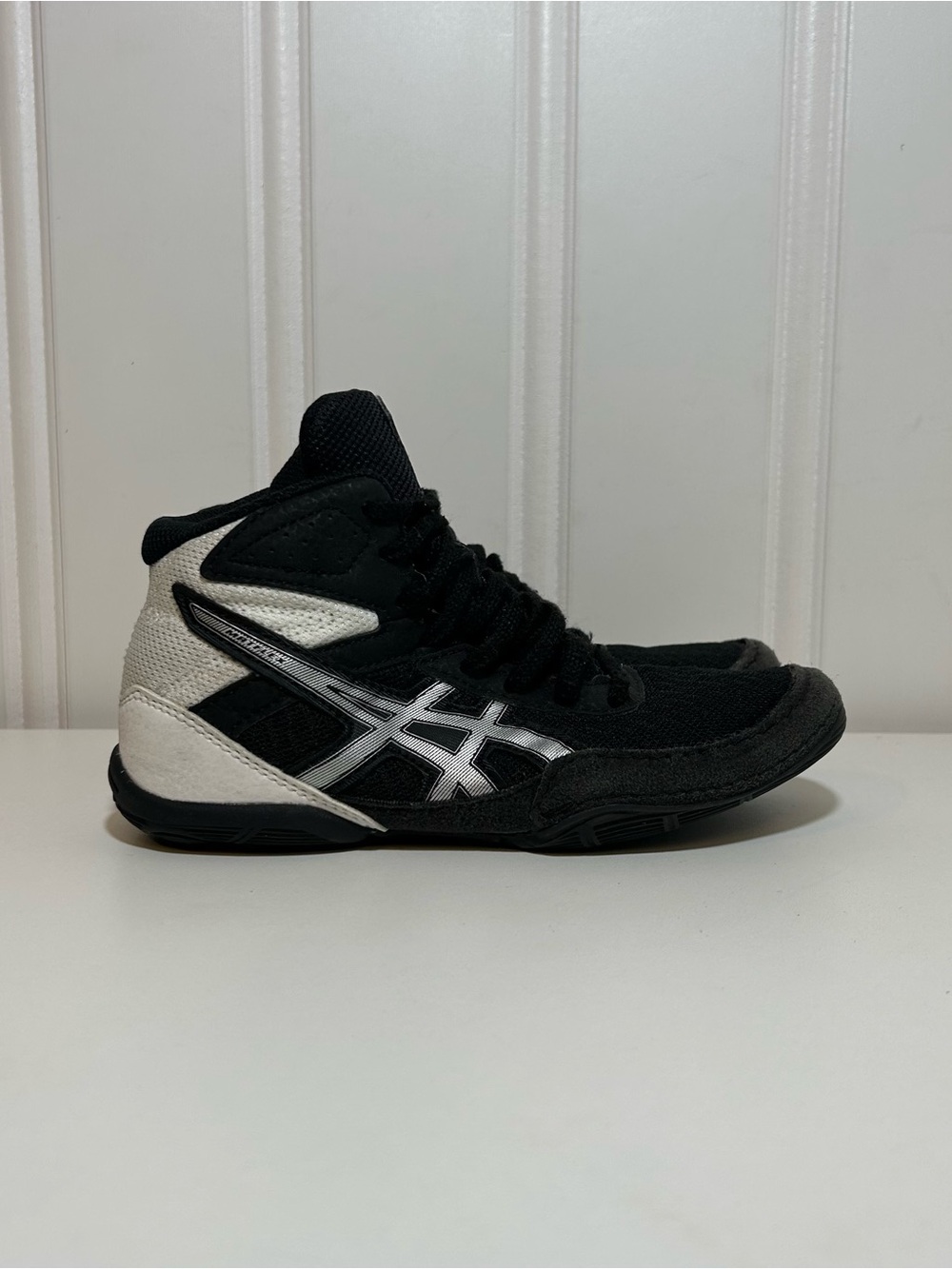Asics matflex kids silver Black and White Athletic Wrestling Shoe